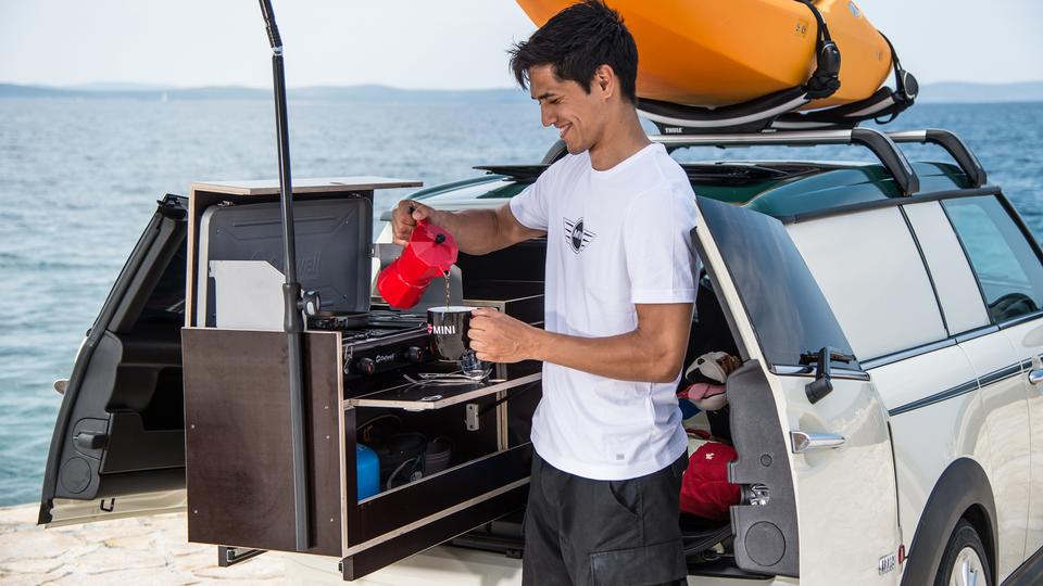 MINI-clubvan-camper-kitchen