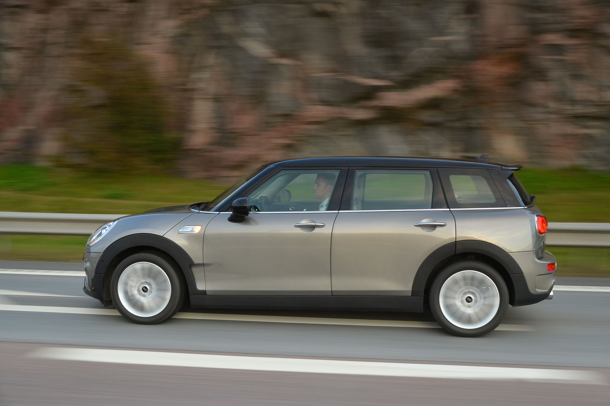 MINI Cooper S Clubman. Melting Silver metallic.