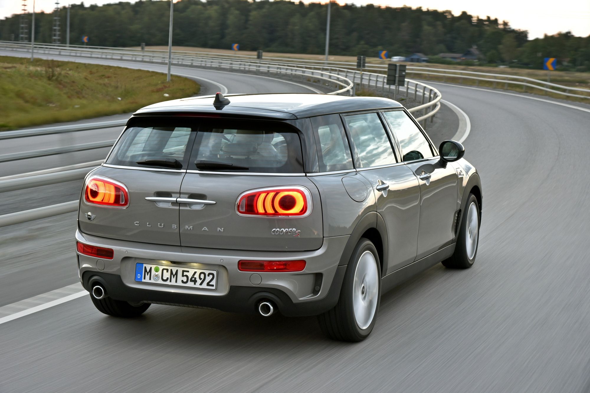 MINI Cooper S Clubman. Melting Silver metallic.