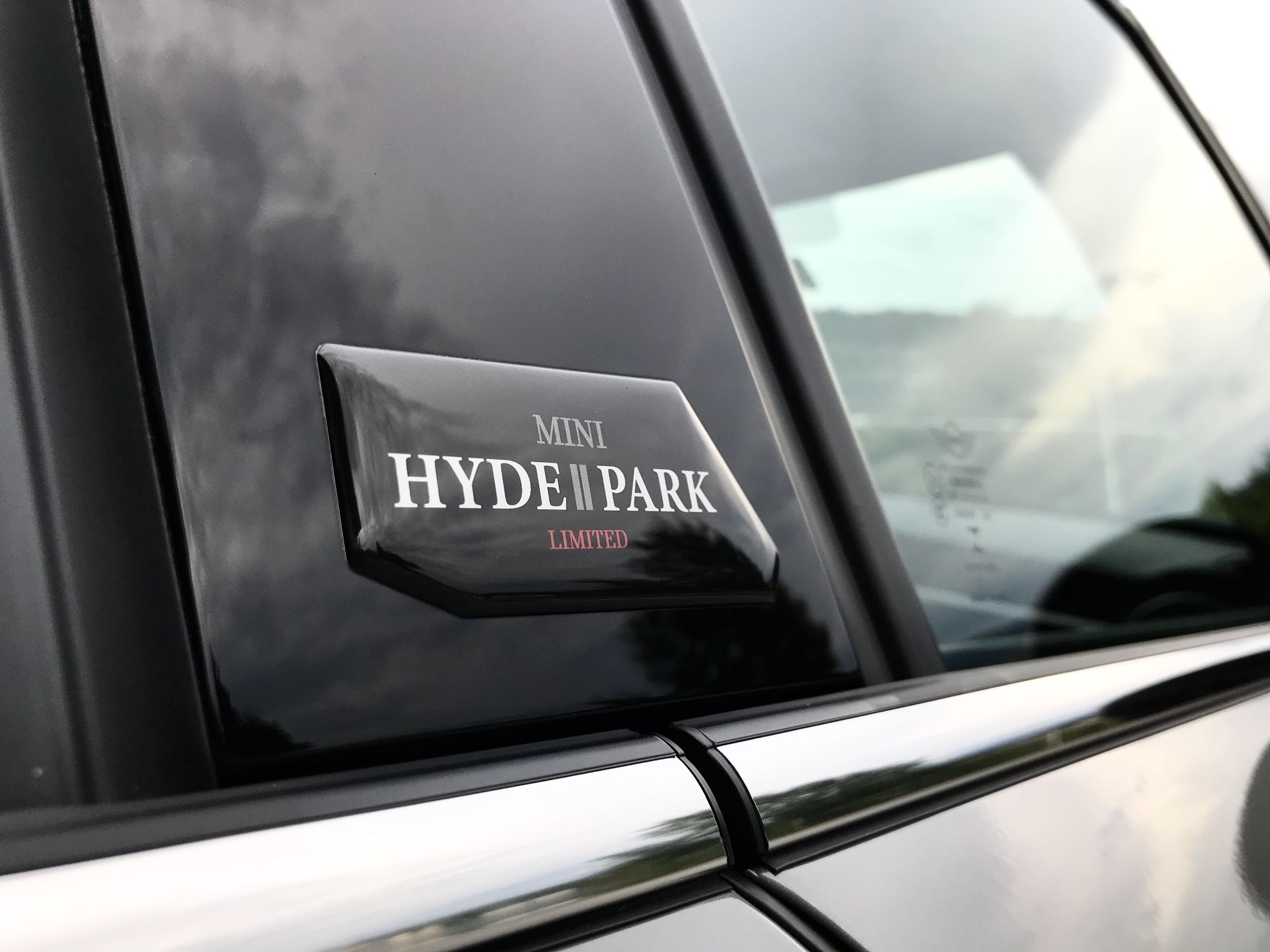 MINI Cooper Hyde Park - Hyde Park Logo