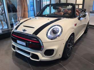 Ein massgeschneidertes MINI John Cooper Works Cabrio.