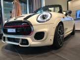 Das MINI JCW Cabrio ist in dieser Art einzigartig.