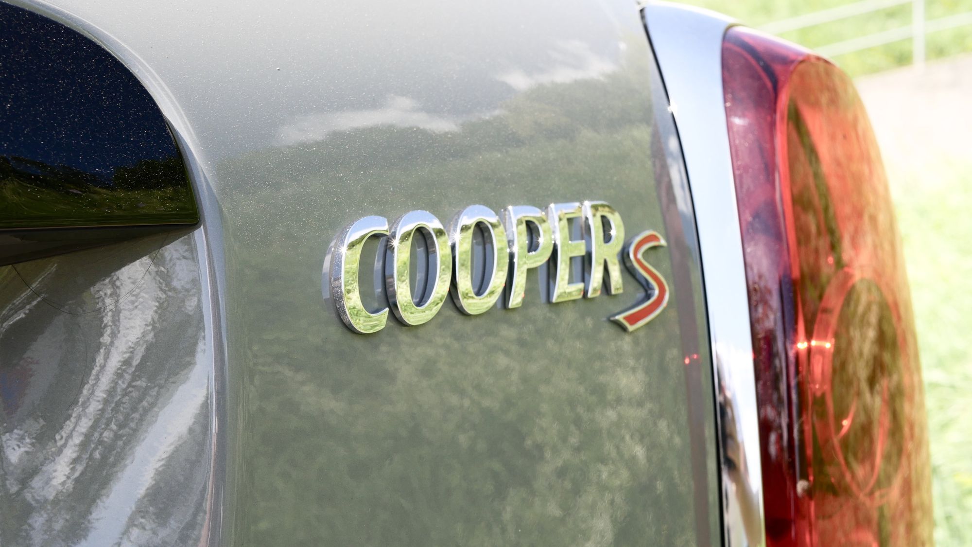 Der Cooper S-Schriftzug bleibt gleich.